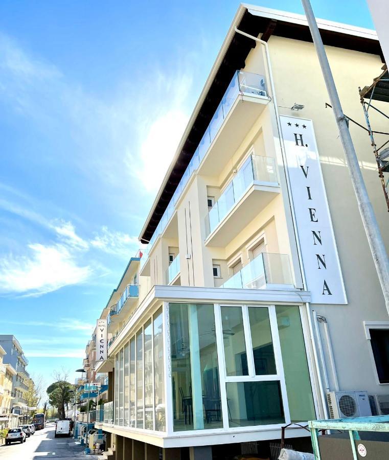 Hotel Vienna Rivazzurra Римини Екстериор снимка