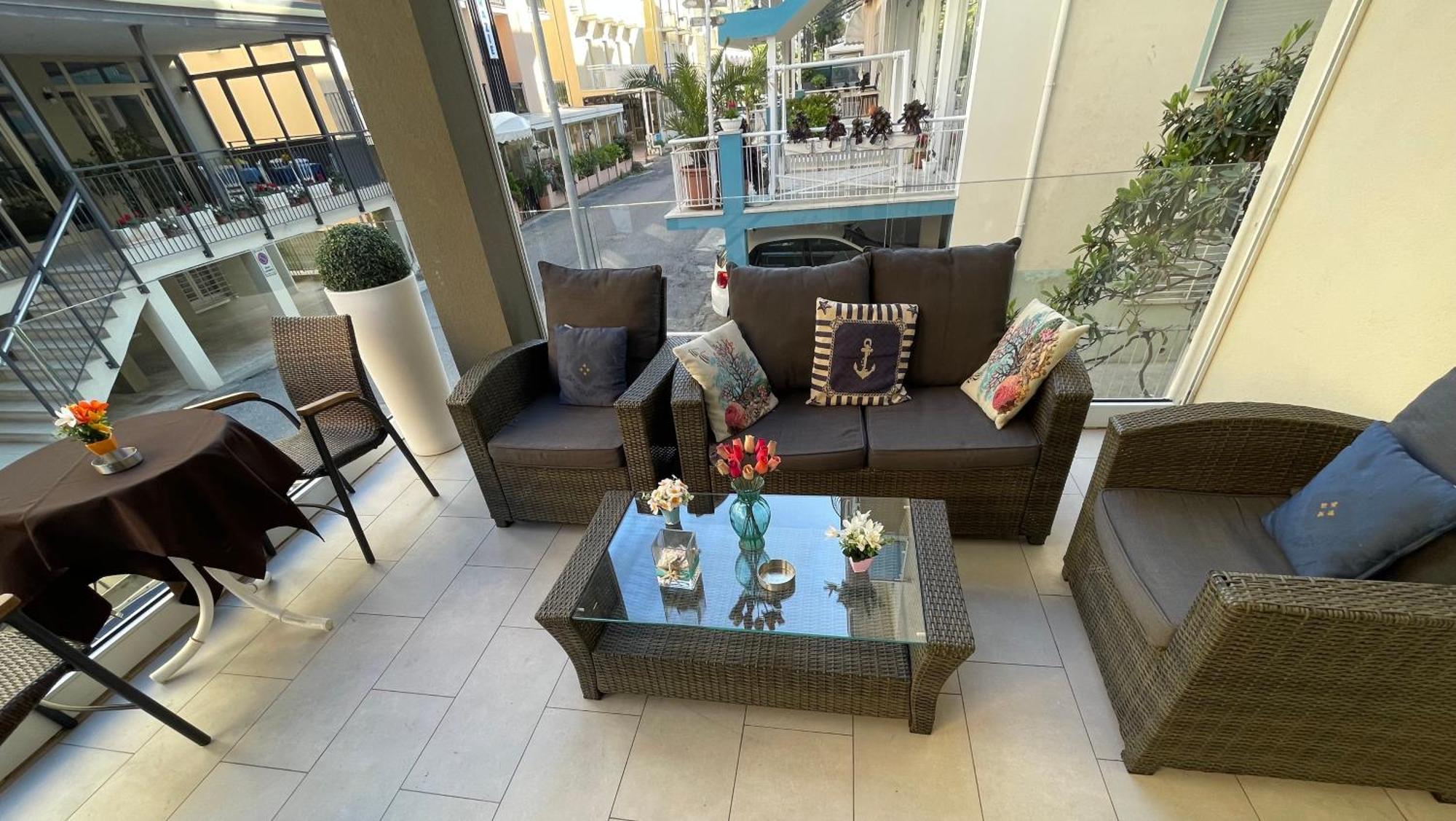 Hotel Vienna Rivazzurra Римини Екстериор снимка