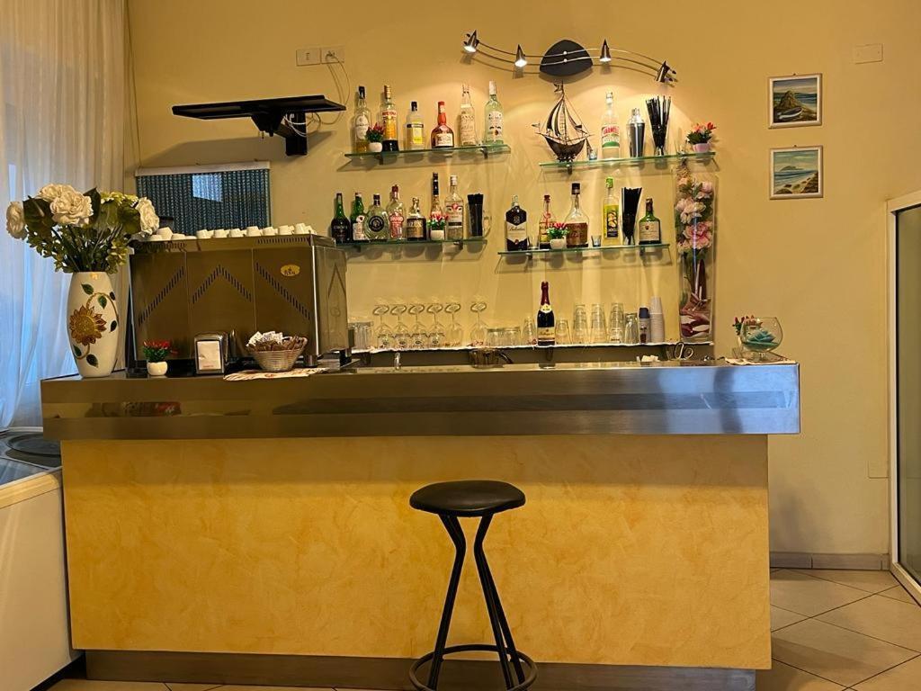 Hotel Vienna Rivazzurra Римини Екстериор снимка