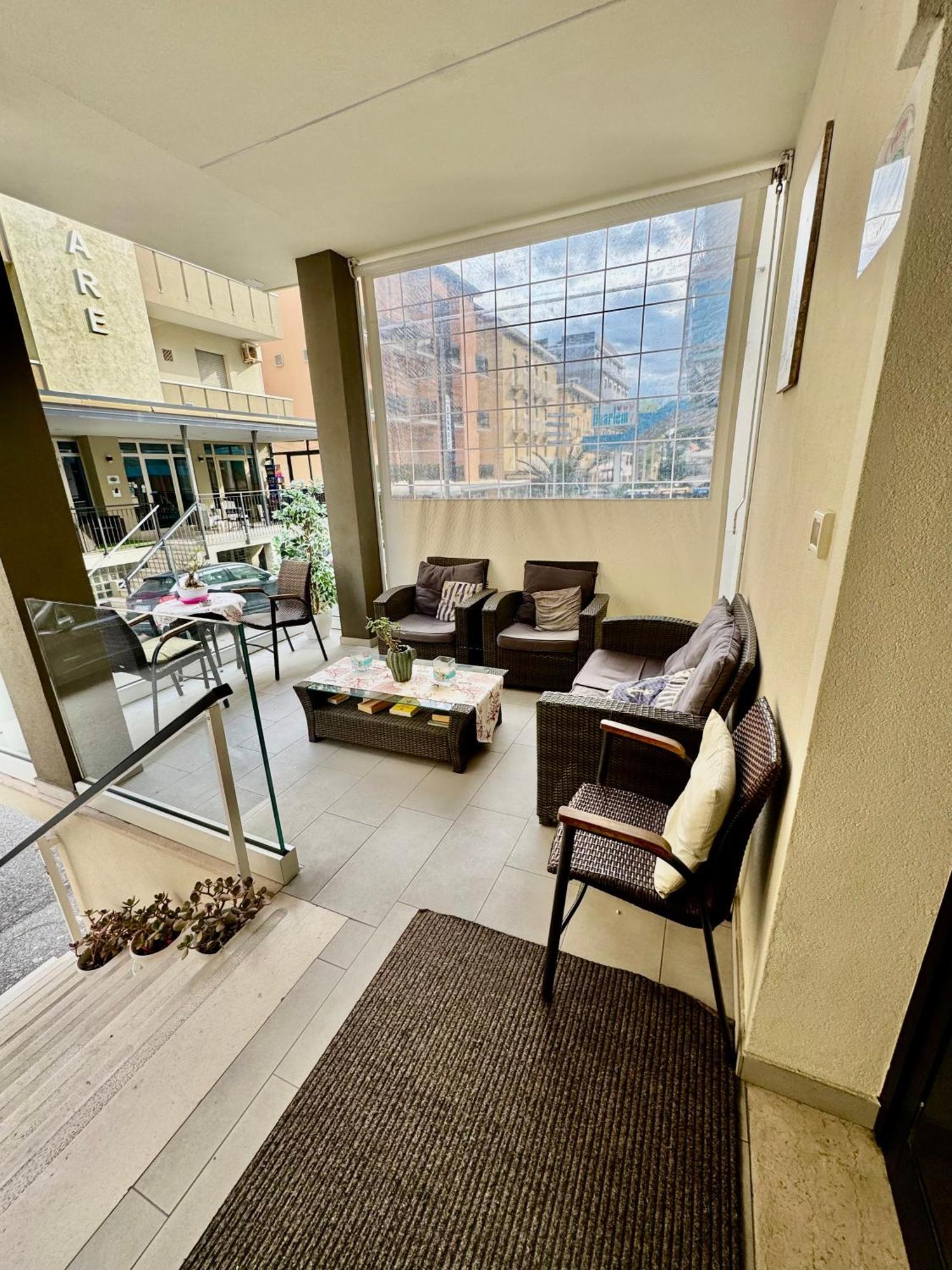 Hotel Vienna Rivazzurra Римини Екстериор снимка